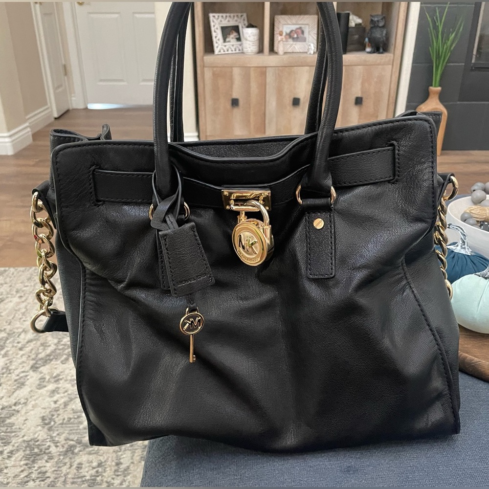 Michael Kors large Saffiaon purse/ gold accent’s
